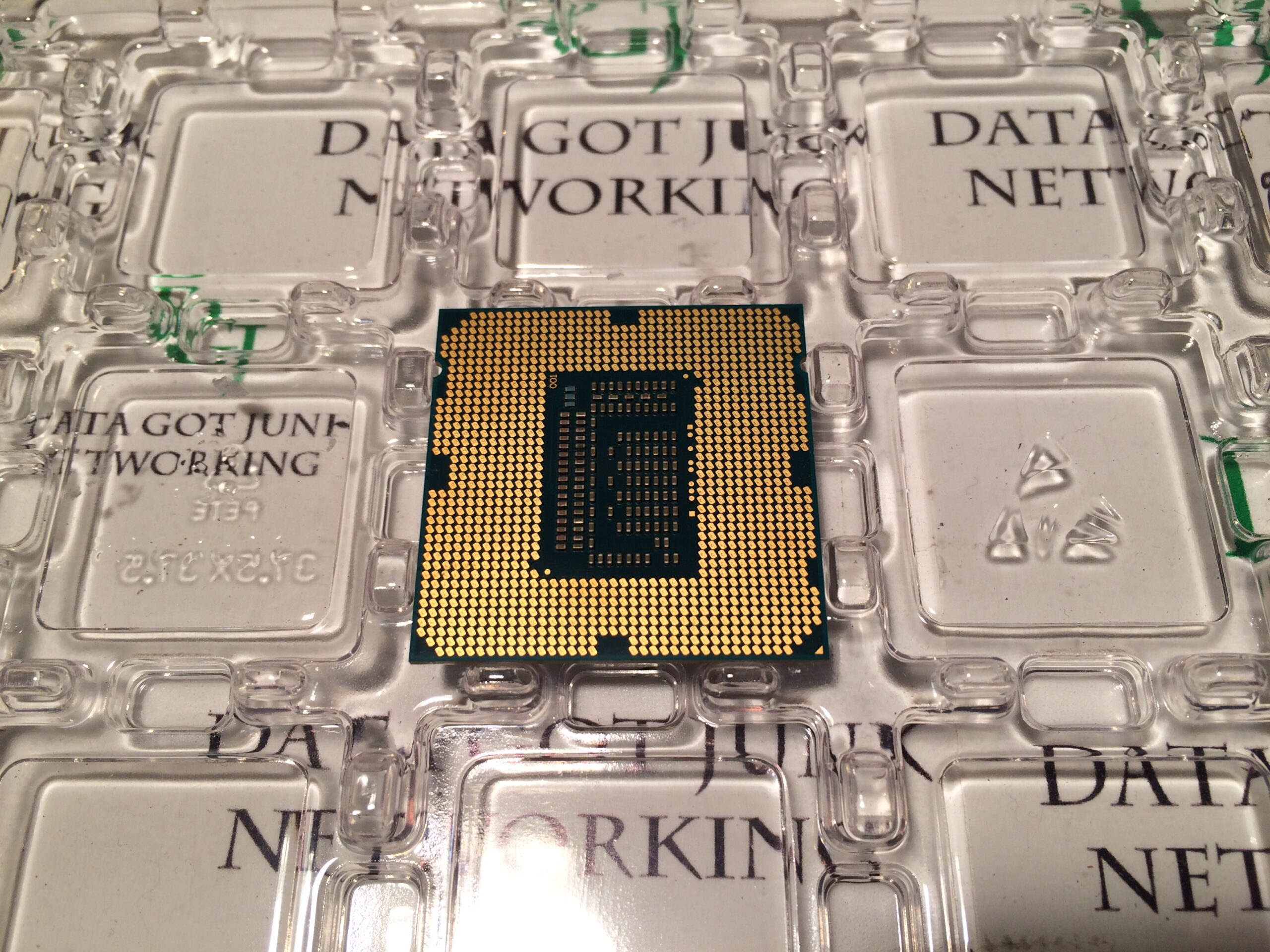 Интел i3 в соките. Intel Core i9 9880h 2.30 GHZ. I5 3550. Похожий процессор на i3-115g4.