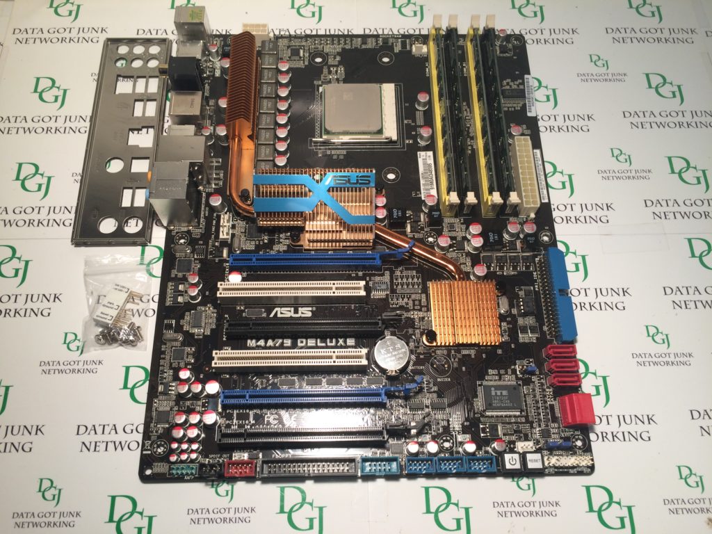 ASUS M4A79 DELUXE