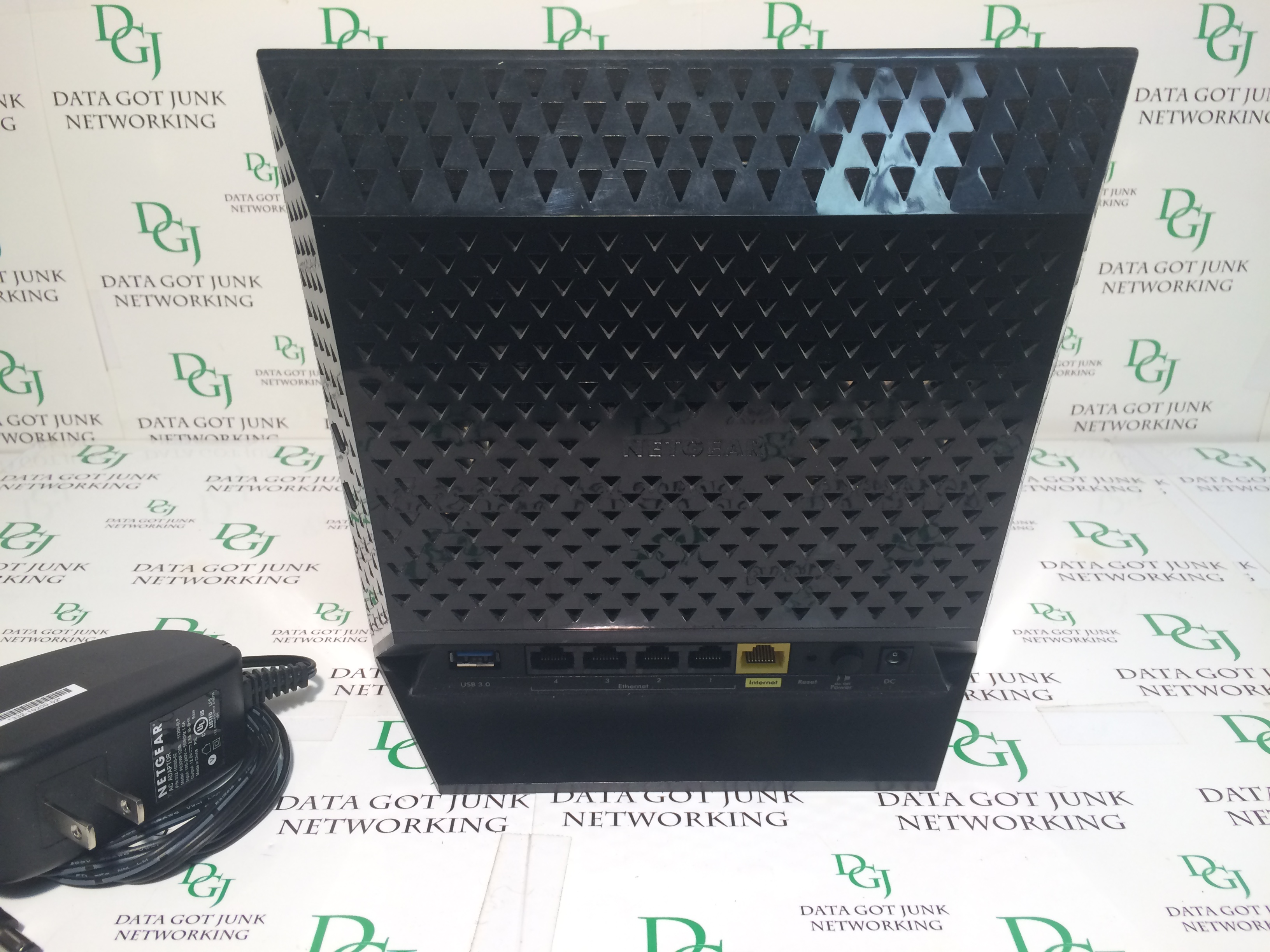 Netgear R6250 Smart WiFi Router Model R6250 Data Got Junk