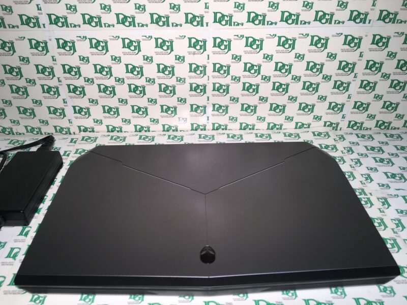Dell Alienware 17 R2 i7-4980HQ 2.80GHz 128GB M.2 1TB HD 12GB Touchscreen GTX980M