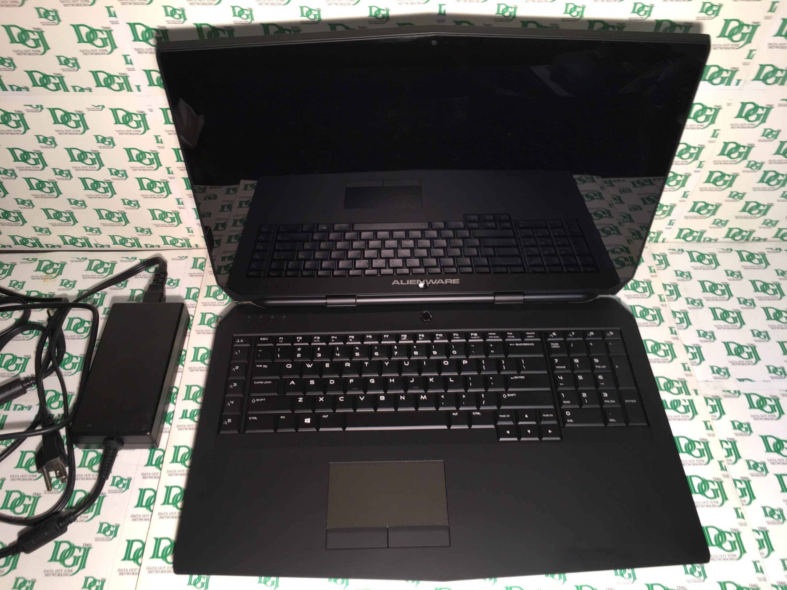 Alienware 17R2 i7 4980hq 16GB/256GB 980m