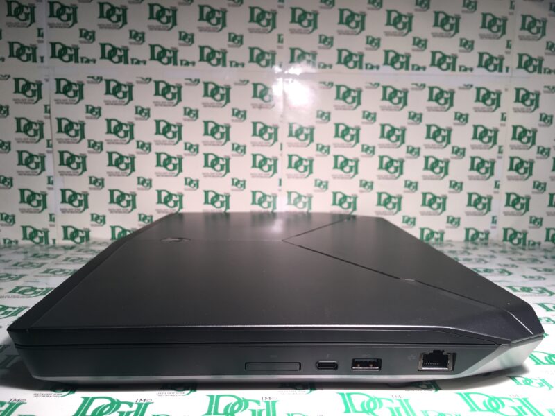 Dell Alienware 15 R2 i5-6300HQ 2.30GHz 256GB M.2 1TB 12GB DDR4 Nvidia GTX 965M