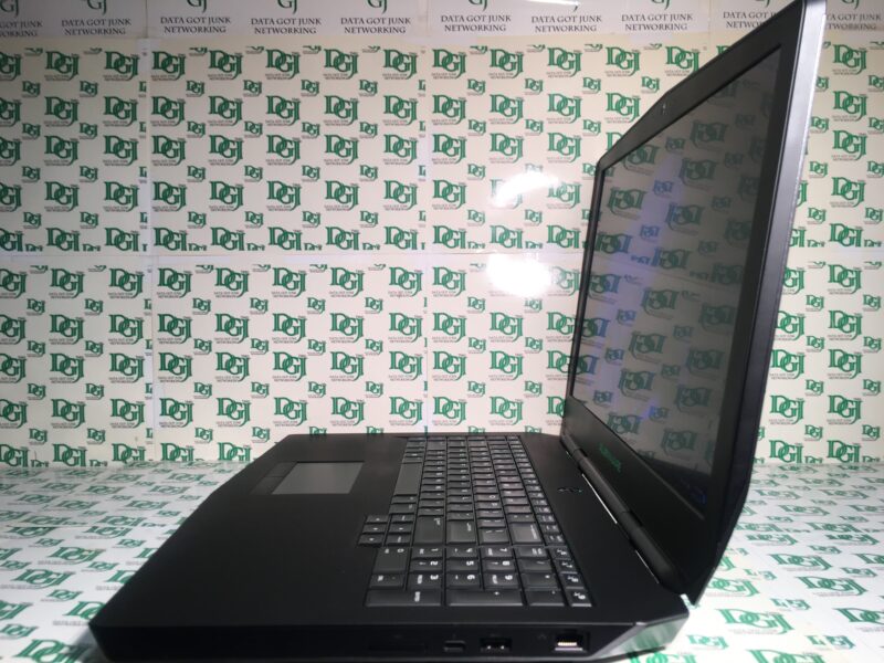 Dell Alienware 17 R3 i7-6820HK 2.70GHz 256GB M2 1TB 16GB DDR4 Radeon R9 M395X 4K