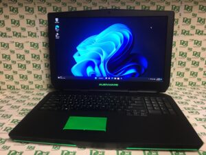 Dell Alienware 17 R3 i7-6820HK 2.70GHz 256GB M2 1TB 16GB DDR4 Radeon R9 M395X 4K